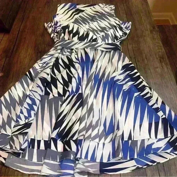 Banana Republic White Blue Drapey Layered V-Neck Dress Size 12 Pockets Abstract - Picture 3 of 4